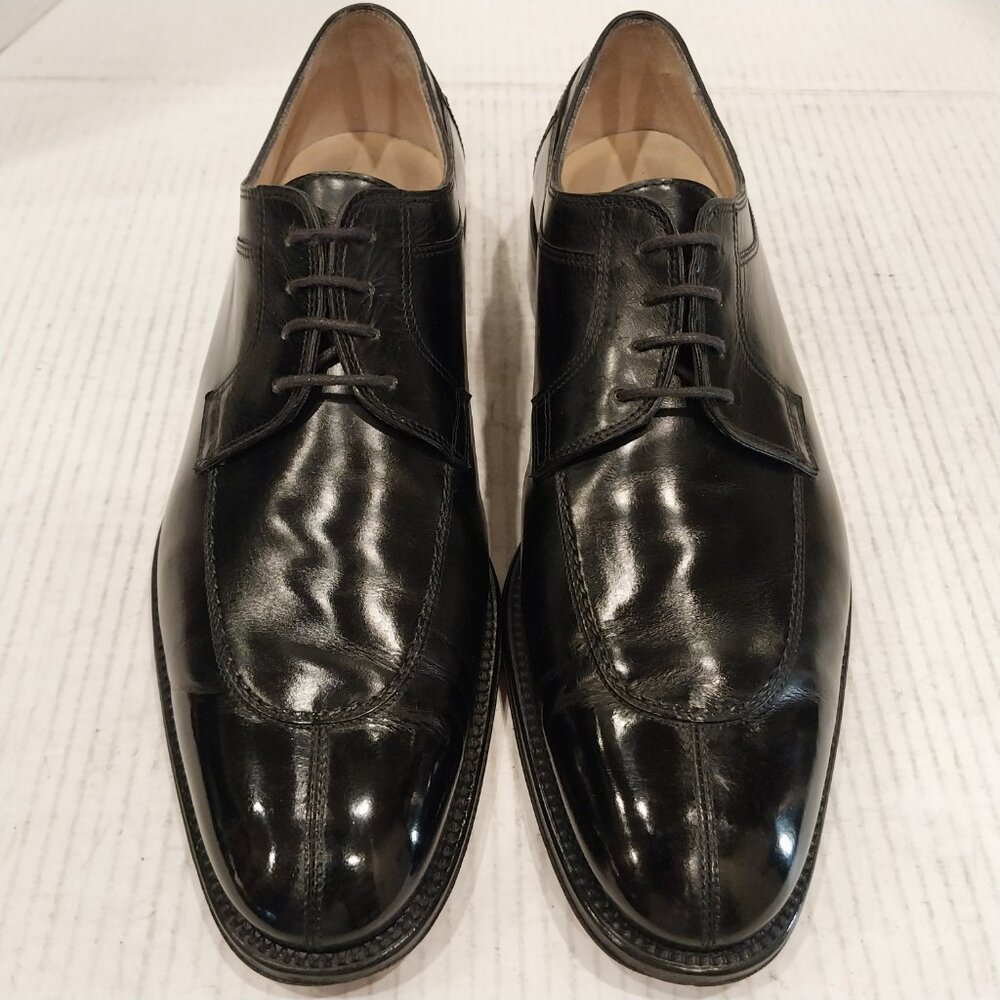 SALVATORE FERRAGAMO men's size 11.5 D black Derby.